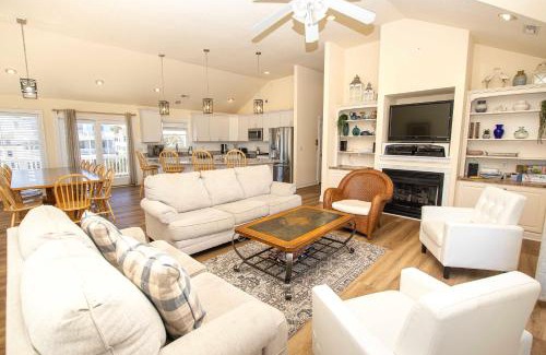 Corolla Light House | Oceanside, Dogs Welcome, Private Pool, WC1068, Dune the Wave