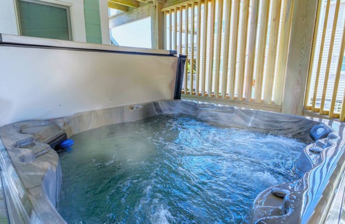 Nags Head House | Oceanside Home, Pool, Hot Tub, Games, Beach, Pets Fully Loaded, Arcade