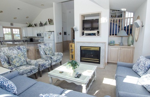 Buck Island House | Oceanside, Hot Tub, Close to Beach, Community Pool, BU41, Galileo Point