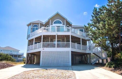 Corolla Light House | Oceanside, Private Pool, Hot Tub, Close to beach access, 224, Its All Good