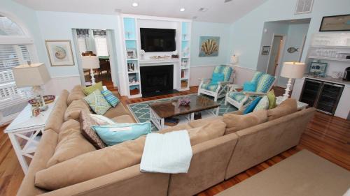 Corolla Light House | Oceanside, Private Pool, Hot Tub, Close to beach access, 224, Its All Good