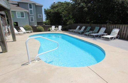 Corolla Light House | Oceanside, Private Pool, Hot Tub, Close to the Beach Access, 225, Glory Be