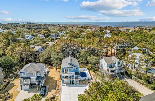 Corolla House | Oceanside, Private Pool, Hot Tub, Close to Lighthouse, Community Amenities, VOH23, The Strandhaus
