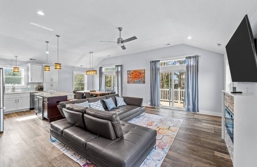 Ocean Hill House | Oceanside, Private Pool, Hot Tub, Close to Lighthouse, Community Amenities, VOH23, The Strandhaus