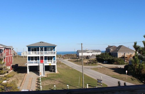Kitty Hawk House | Oceanside, Private Pool, Close to Beach Access and Shopping! KH1, Marabel-by-the-Sea