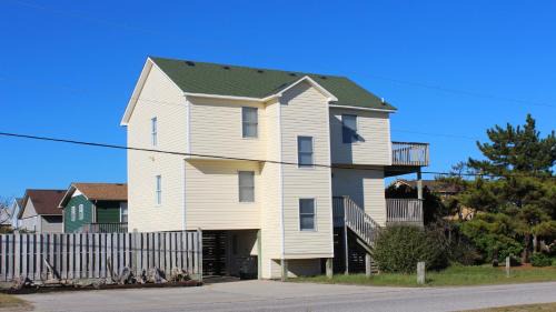 Kitty Hawk House | Oceanside, Private Pool, Close to Beach Access and Shopping! KH1, Marabel-by-the-Sea