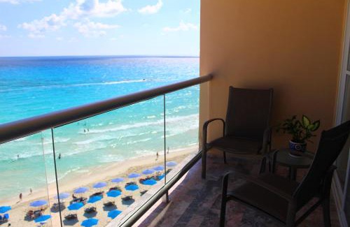 Punta Cancun Apartment | Oceanside Studio - Stunning Views, Ideal Location