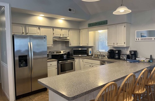 Corolla Village House | Oceanside/Walk2Beach/HeatedPool/Hot Tub/Pool Table
