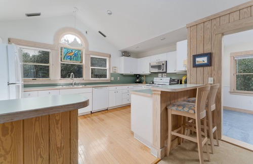 Duck House | Oceanside with Short Walk to Beach, Community Pool, Open and Airy Living.