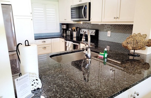 Crescent Beach Condo | Oceanview 2 Bedroom Flat Summerhouse Unit 431