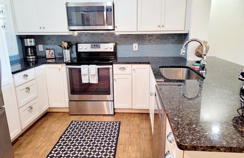 Crescent Beach Condo | Oceanview 2 Bedroom Flat Summerhouse Unit 431