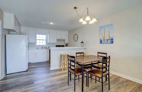 North Topsail Beach Condo | Oceanview 2BR Condo Steps to Beach