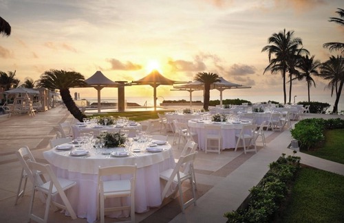 Zona Hotelera Resort | Oceanview 3-Room Luxury Suite + Soaking Tub - Wyndham Grand Cancun Resort