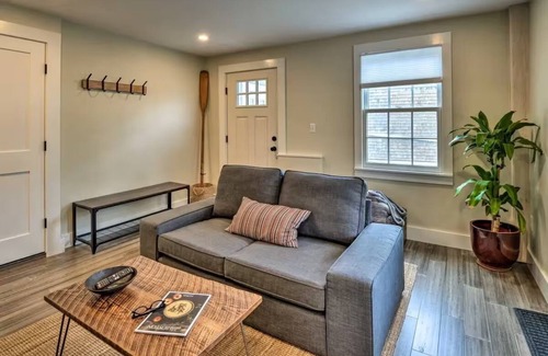 Rockport Apartment | Oceanview and downtown with direct beach access 1 Bed 1 Bath