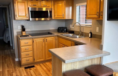 Smith River Apartment | Oceanview Cabin 21 Jacuzzi Large Deck w View