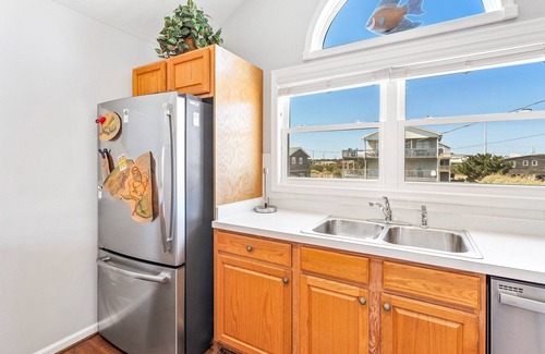 Colington House | Oceanview Comfort | Steps to Beach in OBX