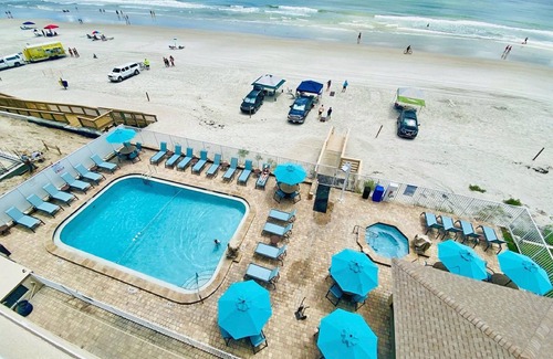 Winthrop Holding Condo | Oceanview Condo with Balcony & Full Kitchen