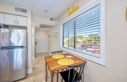 Myrtle Beach Condo | Oceanview cozy couples oasis studio pools hot tub wifi walk to attractions!