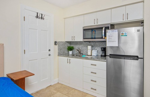 Myrtle Beach Condo | Oceanview cozy couples oasis studio pools hot tub wifi walk to attractions!