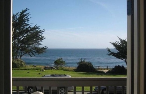 Pacific Grove Condo | Oceanview Designer Beach House 2 Free Movie Passes license #0366