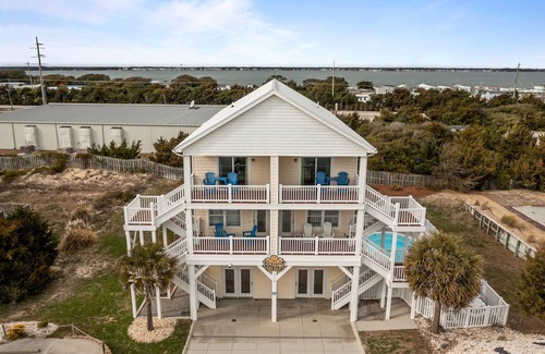 Emerald Isle House | Oceanview duplex with pool and hot tub