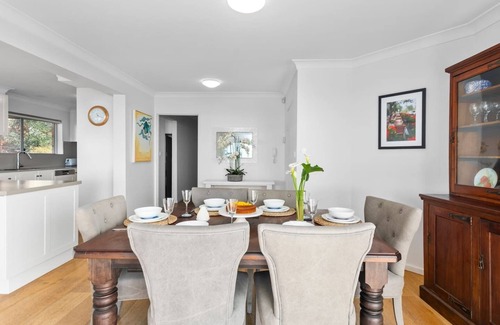 Wollongong CBD Apartment | Oceanview Escape Idyllic Beachfront Dreaming