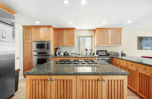 Hollywood Beach House | Oceanview home with rooftop deck and game room - dog-friendly