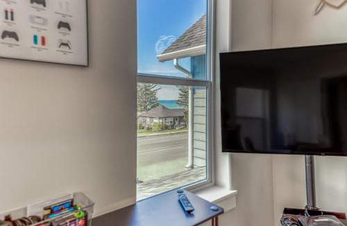 Depoe Bay House | Oceanview Includes Arcade the Whale Tale and Arcade!