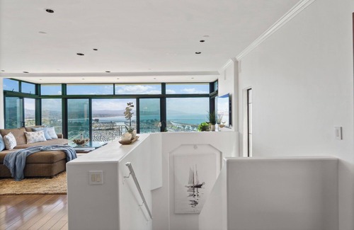 Dana Point Condo | Oceanview luxe condo, deck & sauna - Harbor Haus