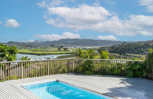 Whangarei House | Oceanview Oasis - with pool and spa