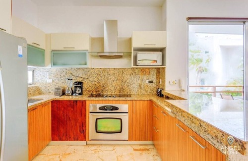Zazil-ha Apartment | Oceanview Rooftop Pool | Steps to Coco Beach