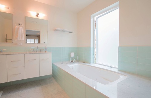 Playa Del Rey Apartment | Oceanview Sonata