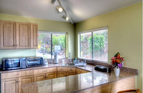 Holualoa House | Oceanview Suite and Cottage
