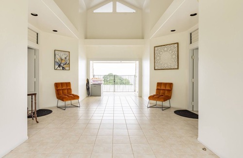 Holualoa House | Oceanview Suites + Cottage/Infinity pool and Jacuzzi