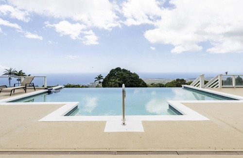 Holualoa House | Oceanview Suites + Cottage/Infinity pool and Jacuzzi