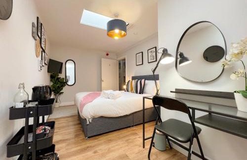 New Lodge Hotel | Ocho Homes By Eight Continents Duncairn Gardens