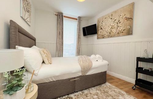 New Lodge Hotel | Ocho Homes By Eight Continents Duncairn Gardens