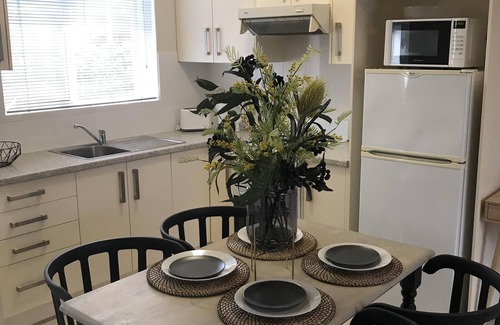 Wayville Apartment | Ochre Boutique Apartment- 1 bedroom apartment a short walk to tram stop 1