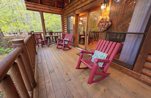 Benton Apartment | Ocoee Cabin | Beautiful Cabin on the River's Edge