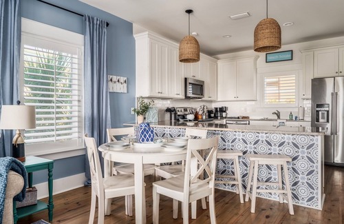 Gulf Shores House | Oct 13-31 Open! Pet-Friendly Stay! Walk to Beach!