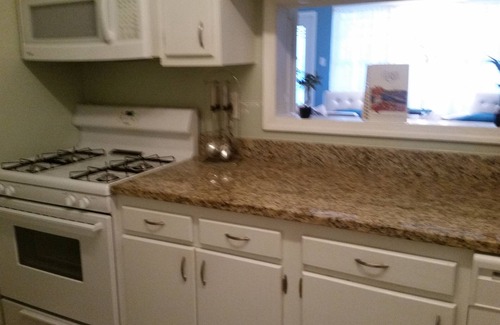 Capitol Hill Apartment | Oct last minute Specials !