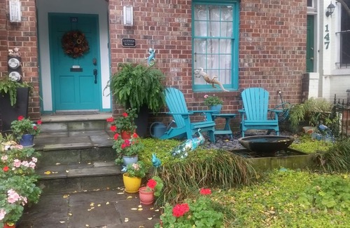 Capitol Hill Apartment | Oct last minute Specials !