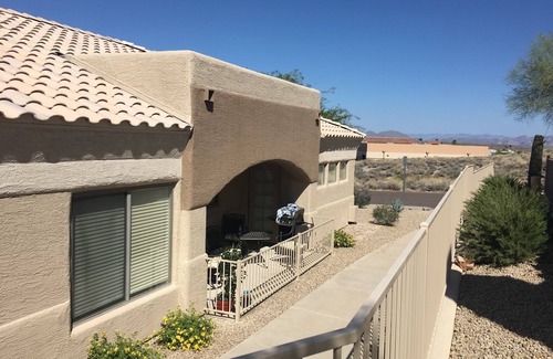 Fountain Hills House | October-November & April Available Center of Town, Near Restaurant & Shopping