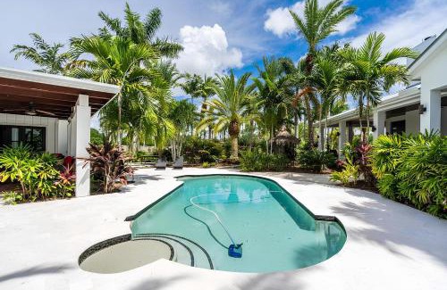 Homestead Apartment | October Pink PROMO Miami SW Stunning Garden & Pool