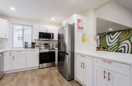 St. Petersburg - Clearwater House | OCTOBER SALE. Private Saltwater Pool! Close to Beaches & Downtown St. Pete!