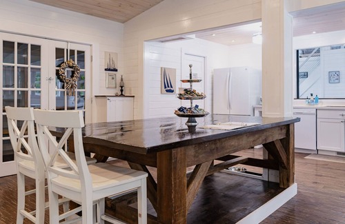 Coloma House | OCTOBER SPECIAL! Stay 2 Nights Get The 3rd Night Free