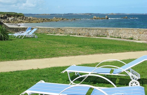 Plougasnou Apartment | Odalys Domaine des Roches Jaunes by Interhome