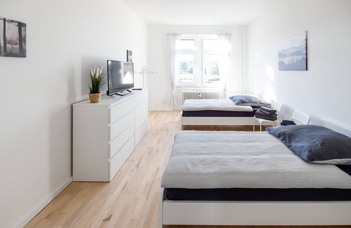 Offenbach am Main Apartment | OF02 - Apartment with balcony in Offenbach am Main, 86sqm, 3 rooms, max. 6 persons