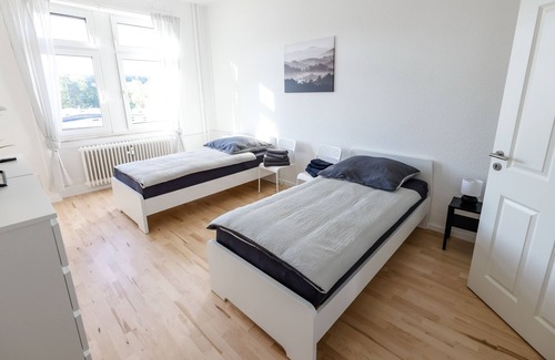 Offenbach am Main Apartment | OF02 - Apartment with balcony in Offenbach am Main, 86sqm, 3 rooms, max. 6 persons