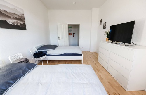 Offenbach am Main Apartment | OF02 - Apartment with balcony in Offenbach am Main, 86sqm, 3 rooms, max. 6 persons